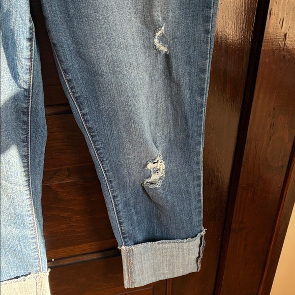 1822 Denim Blue Cropped Jeans - Picture 3 of 10